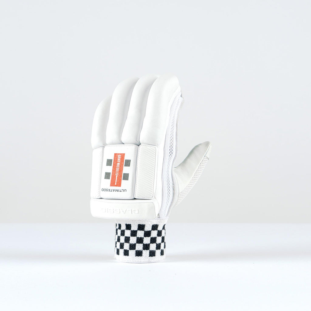 CGCG26Batting Gloves Classic Ultimate 500 Glove, Top Hand Back Angle